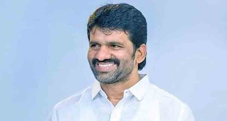 వైసీపీ మాజీ మంత్రుల నుండి, కార్యకర్తల వరకు అందరిపై ప్రభుత్వం కక్ష సాధిస్తుంది 