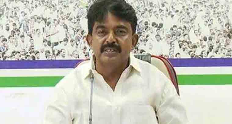 ప్రశ్నించే గొంతు నొక్కేందుకు భౌతిక దాడులు చేస్తున్నారు 