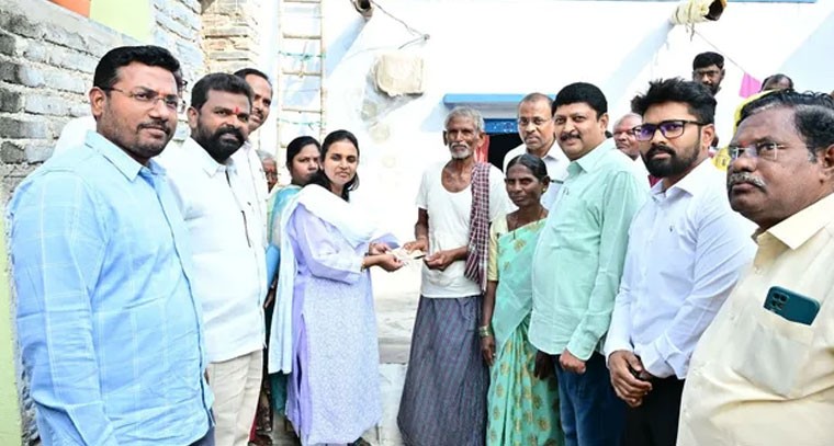 2. 37 లక్షల మందికి రూ. 104 కోట్ల పెన్షన్లు