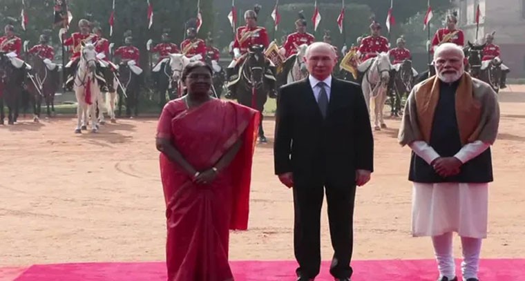 పుతిన్ భారత పర్యటన: కీలక ఒప్పందాలకు రంగం సిద్ధం