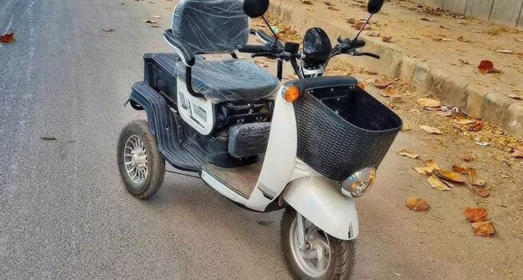 మూడు చక్రాల ఎలక్ట్రిక్ స్కూటర్‌