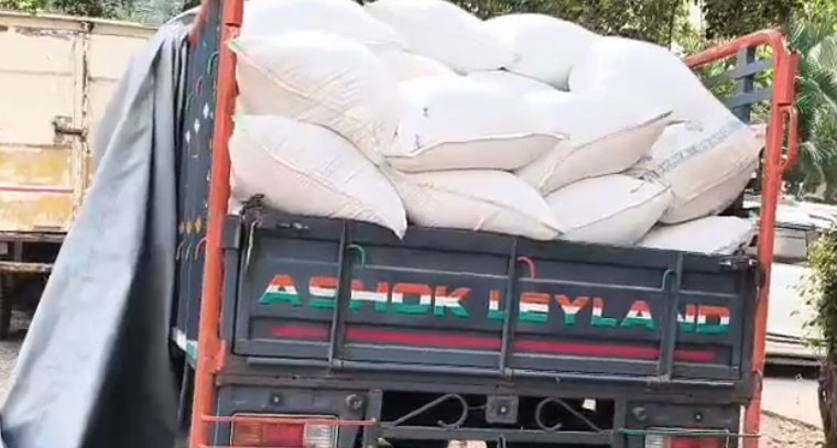 పొన్నూరులో రేషన్ బియ్యం ఆటో పట్టివేత