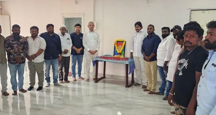 విద్యాభివృద్ధి కోసం కృషి చేసిన గొప్ప సంఘ సంస్కర్త పూలే