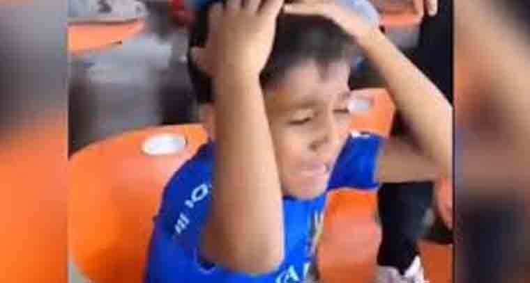 ఆర్‌సీబీ ఓటమితో నిరాశ‌కు గురైన అభిమానులు 
