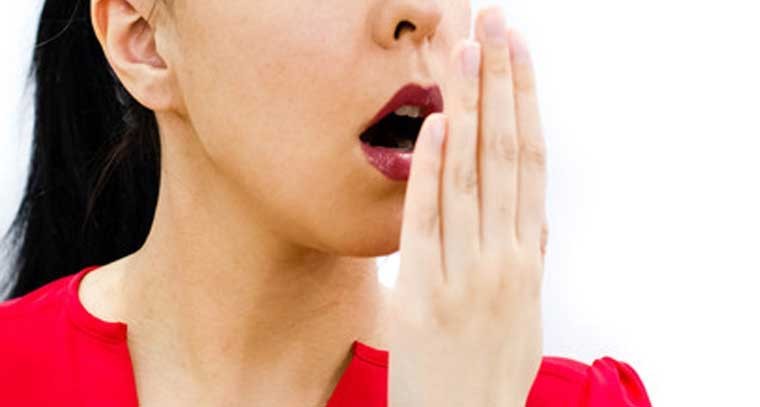  ఈ చిట్కాలతో నోటి దుర్వాసనకు స్వస్తి పలకండి