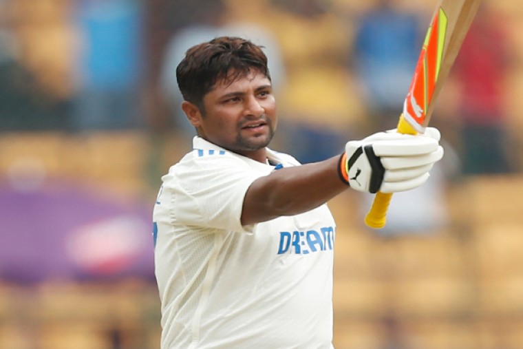 సెంచరీ తో దూసుకుపోతున్న సర్ఫరాజ్ ఖాన్... 
