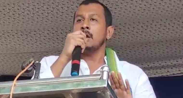 ప్రశ్నించే వారిపై దాడులు చెయ్యడం ప్రజాస్వామ్య హక్కులను హరించడమే