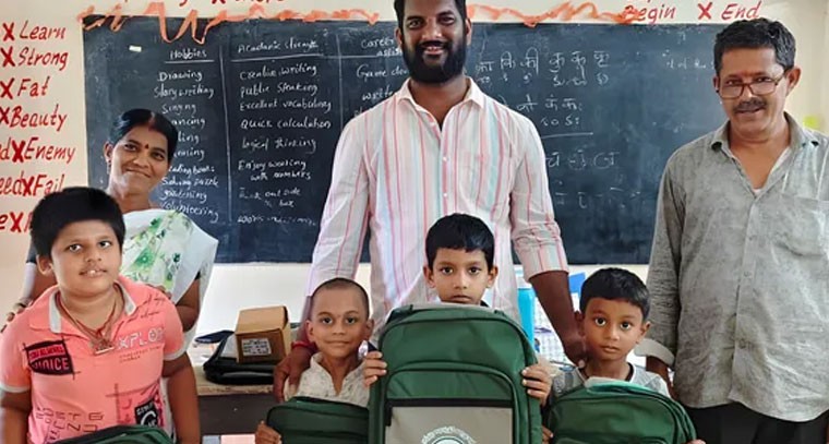 విద్యార్థులకు విద్యా మిత్ర కిట్లు పంపిణీ