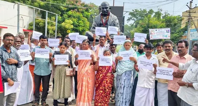 గ్రామ సేవకుల సమస్యలు పరిష్కరించాలి