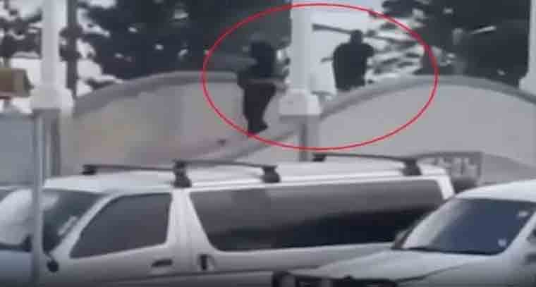 సిడ్నీలో కాల్పుల ఘటనలో నిందితులుగా తండ్రీకొడుకులు 
