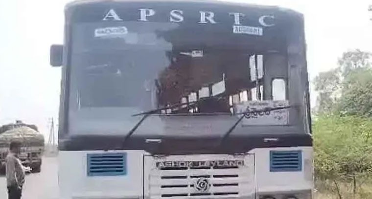 మేదరమెట్లలో ఘోర రోడ్డు ప్రమాదం