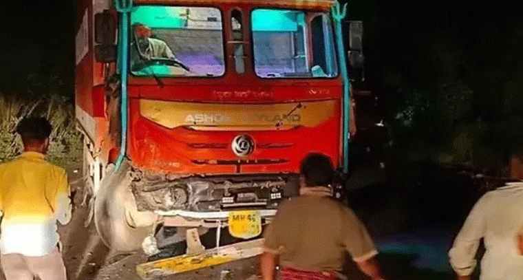 కారు, లారీ ఢీ: తల్లి, కుమారుడు దుర్మరణం