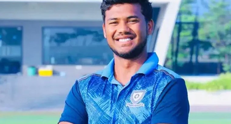 ఐపీఎల్ వేలంలో సంచలనం: 19 ఏళ్ల కార్తీక్ శర్మకు రూ. 14.20 కోట్లు