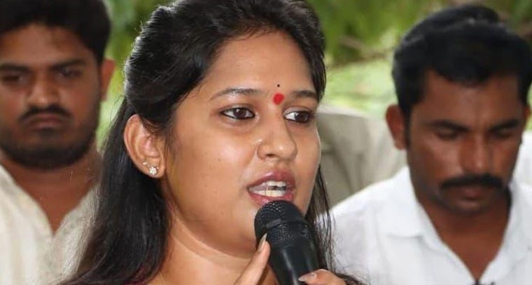 అంబటి రాంబాబుకు  ఎమ్మెల్యే బండారు శ్రావణి శ్రీ   తీవ్ర హెచ్చరిక