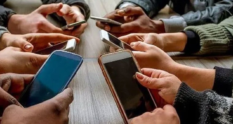 స్మార్ట్‌ఫోన్ శుభ్రత: వైరస్‌ల నుంచి రక్షణకు వైద్యుల సూచనలు