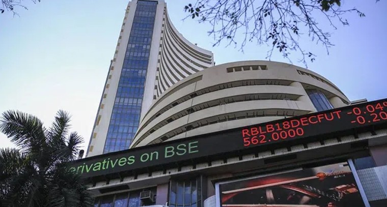 ఫ్లాట్ గా ముగిసిన స్టాక్ మార్కెట్లు