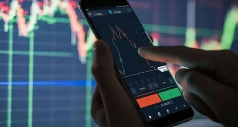 లాభాలతో మొదలుపెట్టి ఫ్లాట్‌గా ట్రేడవుతున్న స్టాక్‌ మార్కెట్లు