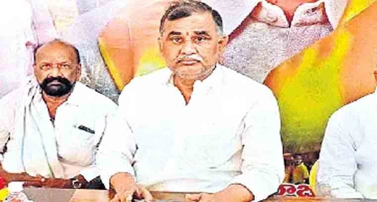 టీడీపీకి భారీ షాక్, వైసీపీలోకి కీలకనేత 
