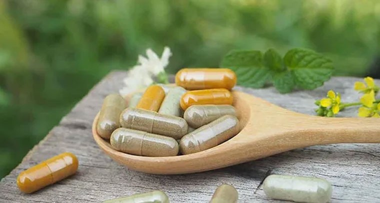 సప్లిమెంట్ల అతి వాడకం.. కాలేయం, మూత్రపిండాలకు ముప్పు!