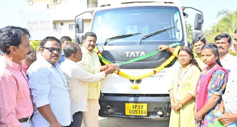 ఉచిత పశు అంబులెన్స్ సేవలు ప్రారంభం