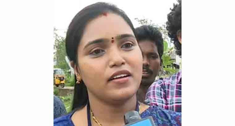 ఎంపీ ల్యాడ్స్  నిధులతో గిరిజన ఆశ్రమ ఇంగ్లీష్ మీడియం పాఠశాలలో పనులు ప్రారంభించిన వైసీపీ ఎంపీ తనూజ రాణి