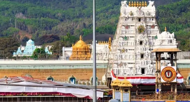 తిరుమలలో కొనసాగుతున్న భక్తుల రద్దీ