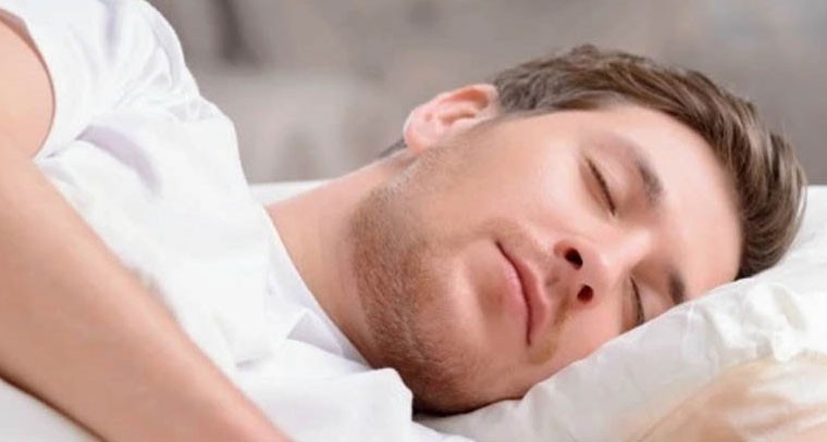 మీరు రాత్రి నిద్రించే ముందు ఈ పనులు అస్సలు చేయకూడదు