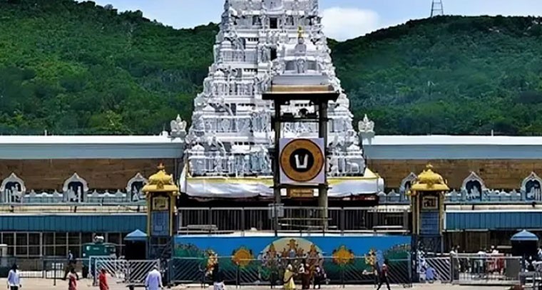 శ్రీవారి దర్శనానికి 18 గంటల సమయం