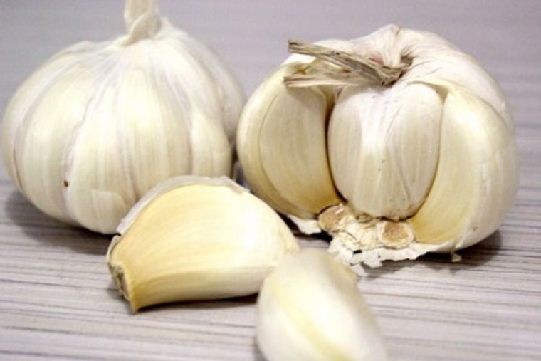 వెల్లుల్లితో ఆ సమస్యలకు చెక్ పెట్టండి

