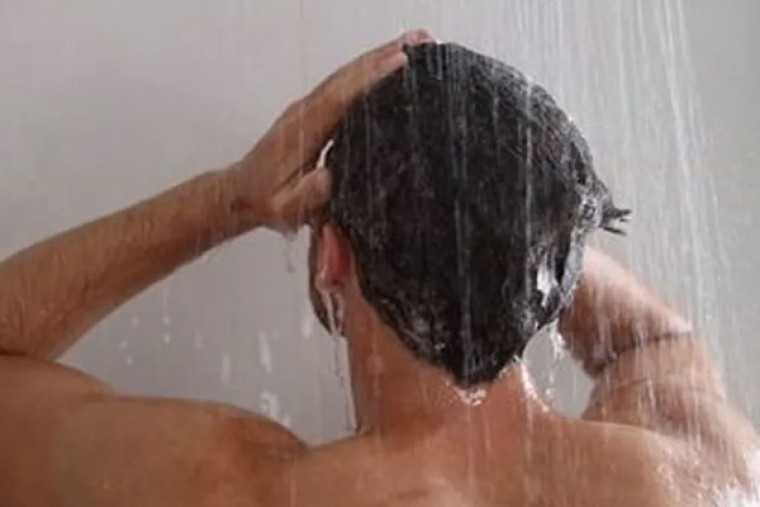 వేడి నీళ్లతో స్నానం చేస్తున్నారా...!

