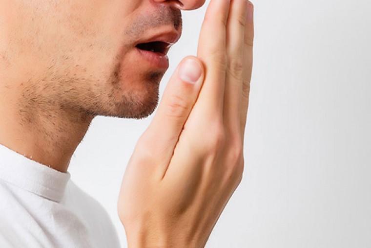 నోటి దుర్వాసనకు చెక్‌ పెట్టండిలా

