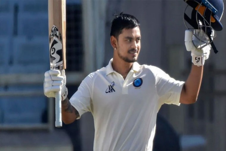 రంజీ ట్రోఫీలో సెంచరీ చేసిన ఇషాన్ కిషన్

