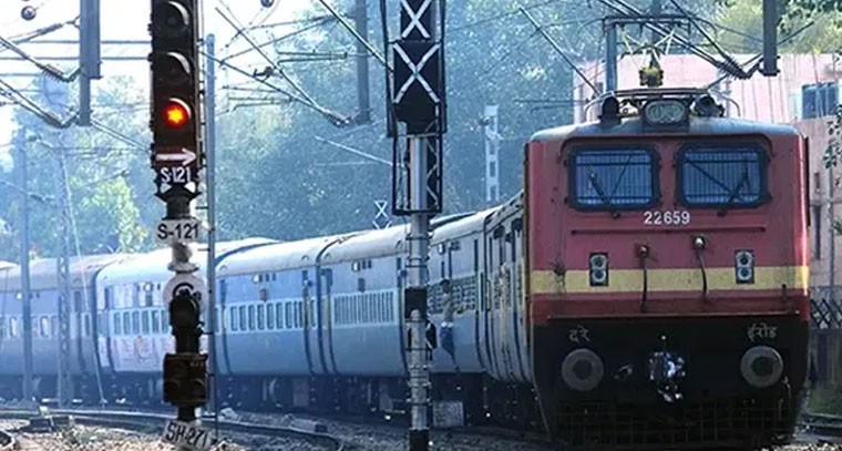 రైలు టికెట్ ధరల పెంపు: రూ.600 కోట్ల అదనపు ఆదాయం లక్ష్యం