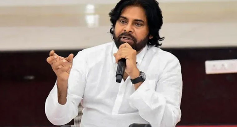 త్రికోటేశ్వరస్వామిని దర్శించుకున్న పవన్ కళ్యాణ్