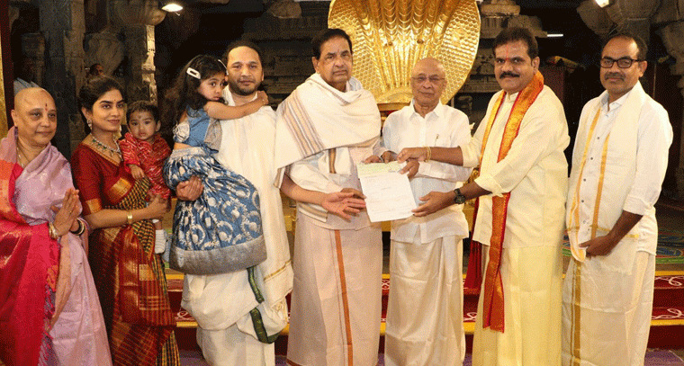 టీటీడీ ట్రస్ట్‌లకు రూ.30 లక్షల విరాళం