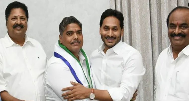 జగన్ నా దేవుడు: ఎమ్మెల్సీ జయమంగళ వెంకటరమణ