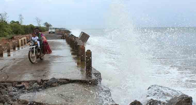 ఉప్పాడ తీర ప్రాంత కోత నివారణపై అమిత్ షాతో చర్చించిన పవన్ కళ్యాణ్ 