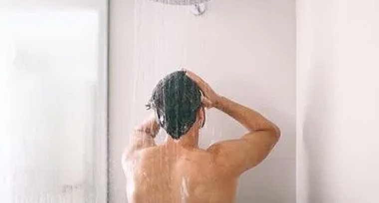  వేడి నీళ్లతో స్నానం చేస్తున్నారా....అయితే మీరు తప్పక తెలుసుకోవలసిన విషయాలివే