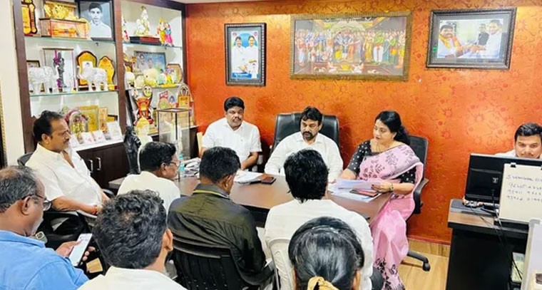 విశాఖ తూర్పు వైసీపీ నేత‌ల భేటీ