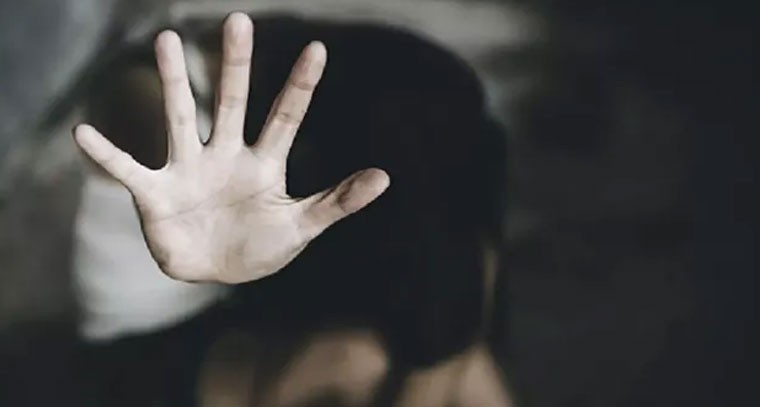 మూడు నెలలుగా 12 ఏళ్ల బాలికపై కన్నతండ్రి అత్యాచారం