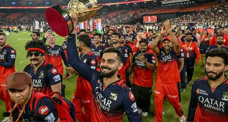 ఏలినాటి శని పట్టినట్లు ఆర్సీబీ జట్టుకు సమస్యల మీద సమస్యలు.. 