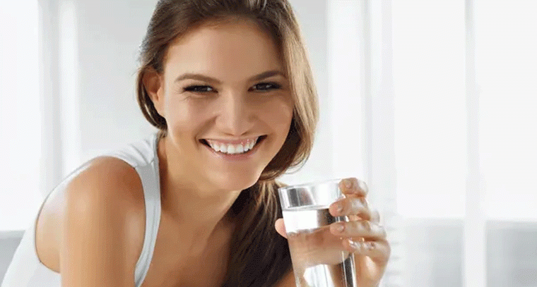 నీళ్లు తాగడం మానేస్తే ఏమవుతుందో తెలుసా?