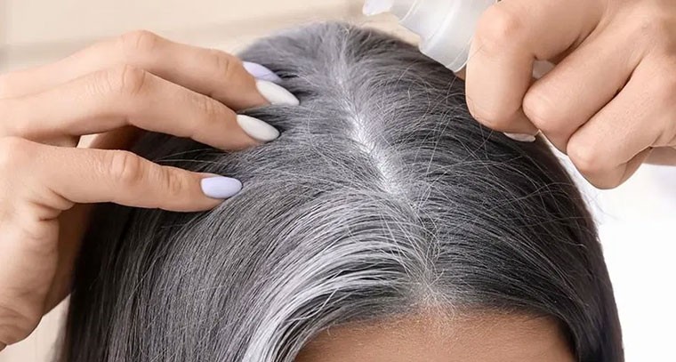 తెల్ల జుట్టును నల్లగా మార్చే ఇంటి చిట్కాలు!