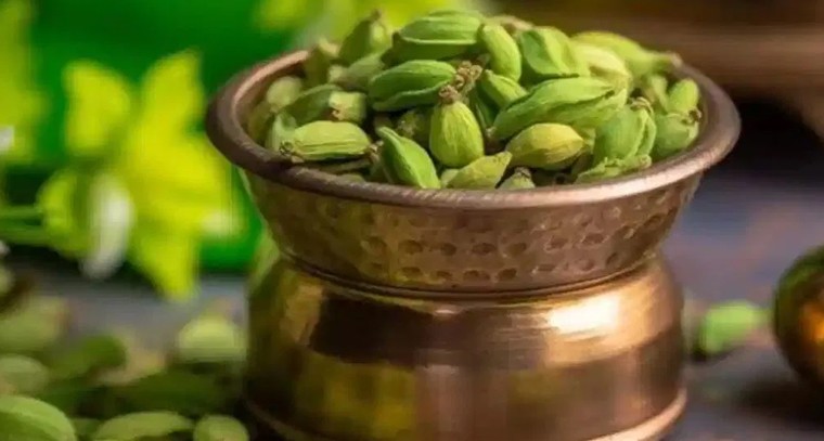 యాలకు తినడం వల్ల కలిగే ఆరోగ్య ప్రయోజనాలు