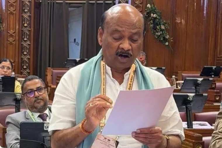 దళిత సంఘాలు  స్పీకర్ అయ్యన్న పాత్రుడుకు మద్దతు ప్రకటించాయి?