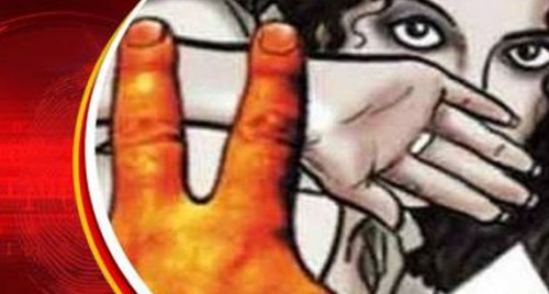 రక్షించాల్సిన వాడే భక్షించబోయాడు
