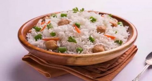 రాత్రి పూట అన్నం తింటే బరువు పెరుగుతారా..?
