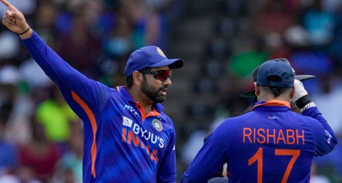 తిరుమలలో కొనసాగుతున్న భక్తుల రద్దీ
