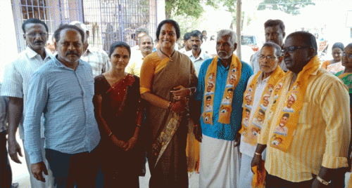  ఇంటింటి కార్యక్రమంలో పాల్గొన్న పులివర్తి సుధారెడ్డి...!