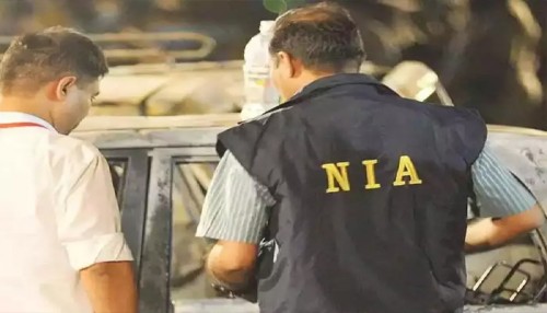 కర్రల సమరంలో హింస.. 100 మందికి పైగా గాయాలు...!
